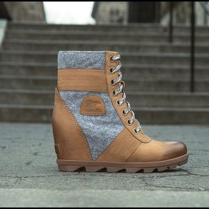 NWT SOREL WOMEN'S LEXIE™ WEDGE Leather Boots Grey